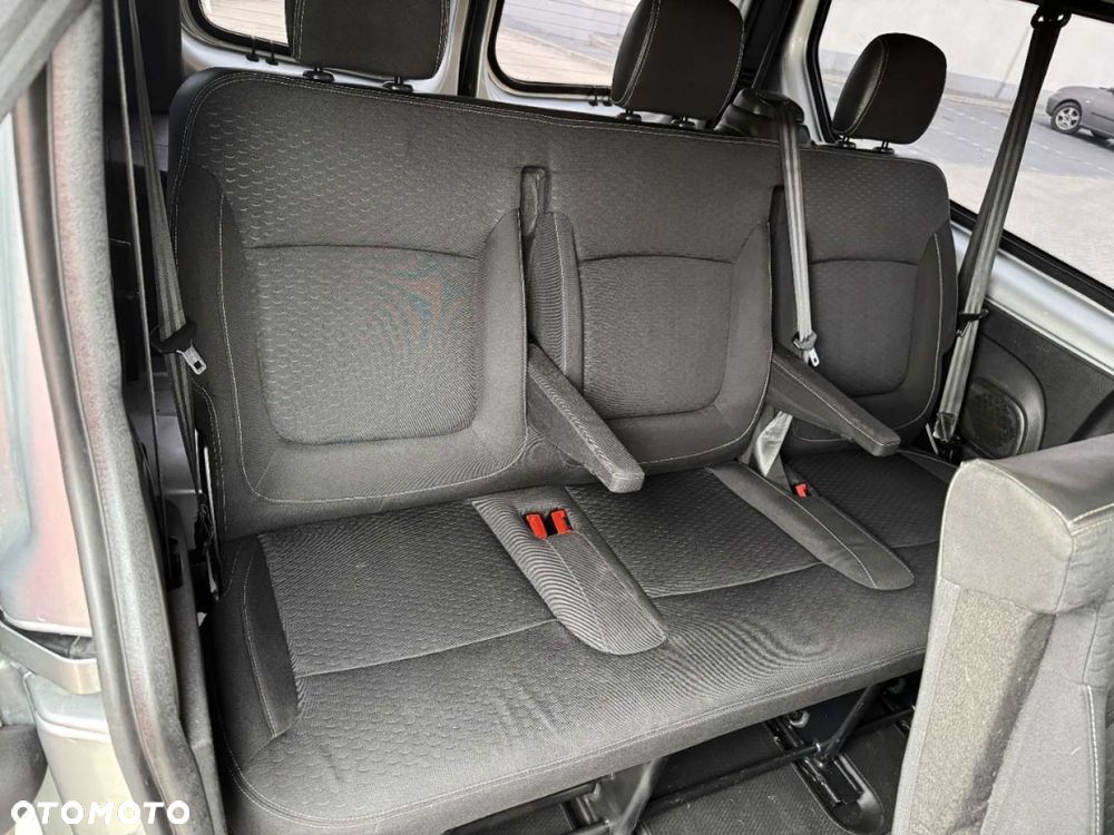 Opel Vivaro - 8