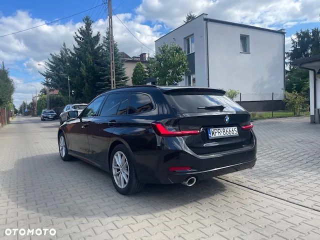 BMW Seria 3 320d xDrive Advantage
