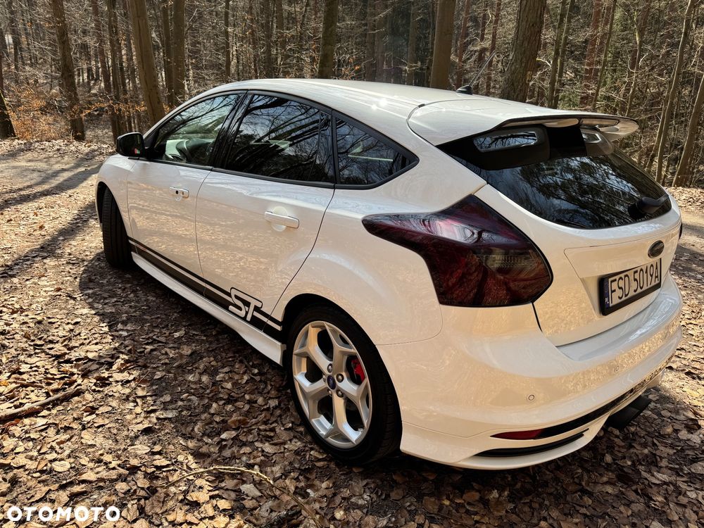 Ford Focus 2.0 EcoBoost ST mit Leder-Sport-Paket - 3