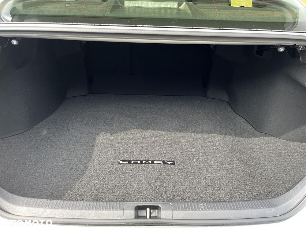 Toyota Camry - 13