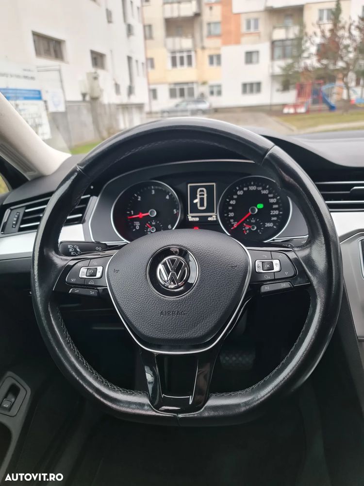Volkswagen Passat 2.0 TDI DSG (BlueMotion Technology) Comfortline - 18