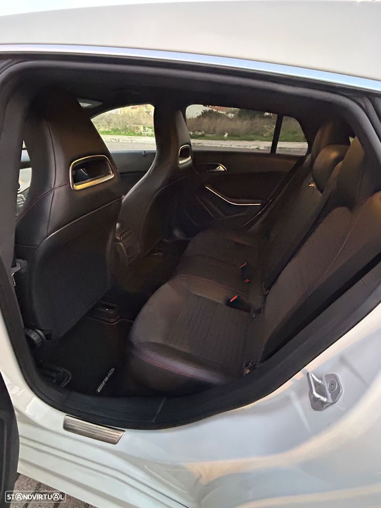 Mercedes-Benz CLA 200 (CDI) d 4Matic 7G-DCT AMG Line - 7