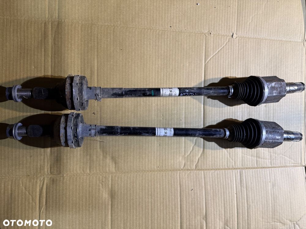 Półoś prawa, lewa Tesla Model 3 Nr. 1044168-00-A. - 1