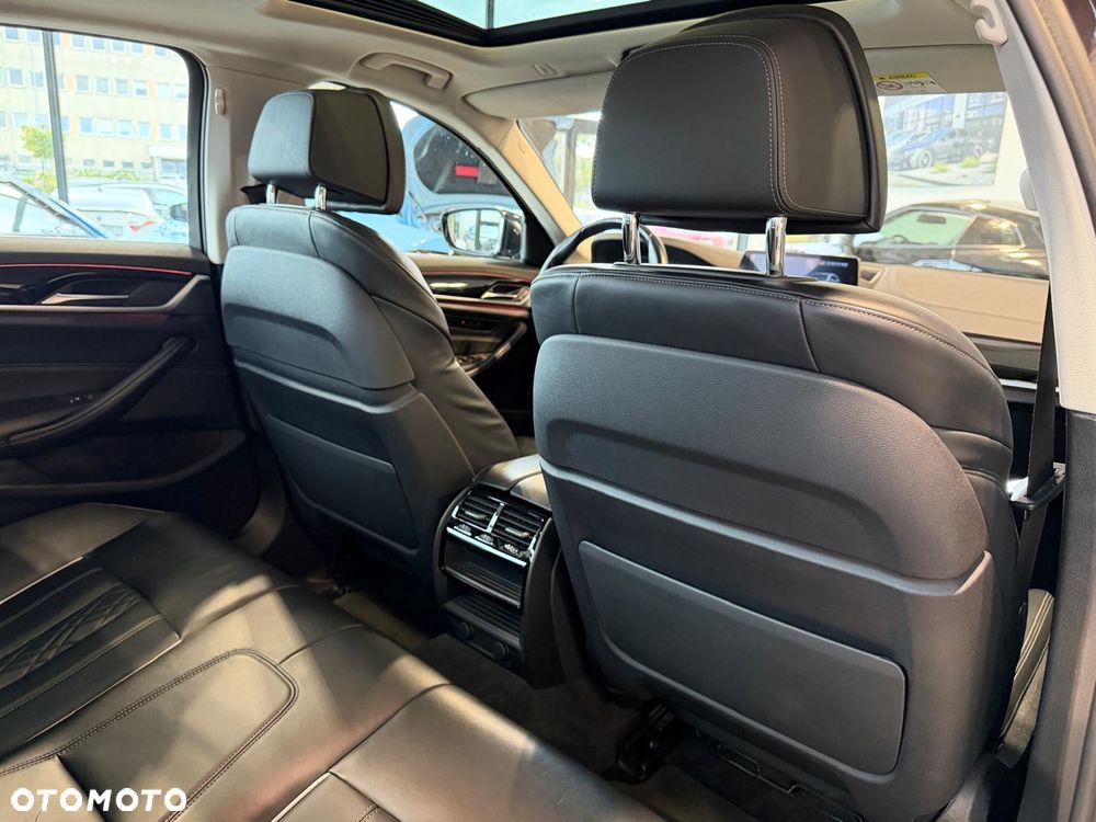 BMW Seria 5 520d xDrive Luxury Line - 11