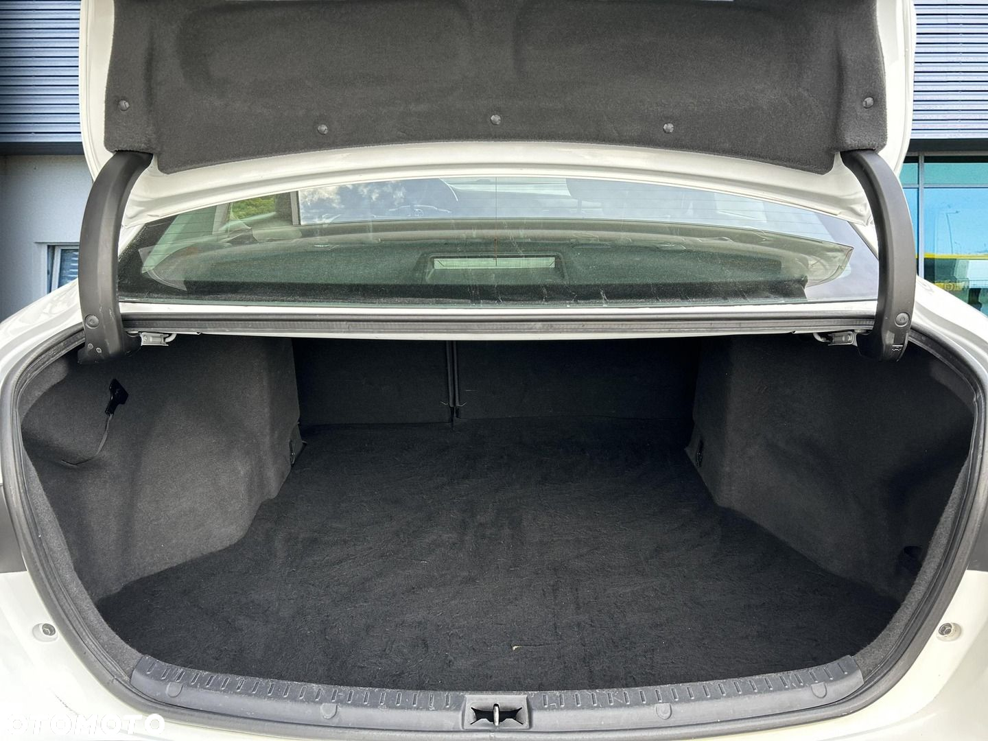 Toyota Avensis 1.8 Active - 18