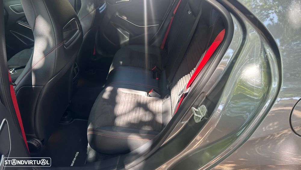 Mercedes-Benz A 45 AMG 4Matic Speedshift 7G-DCT - 24