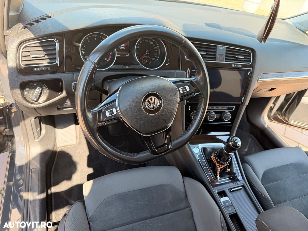 Volkswagen Golf - 19