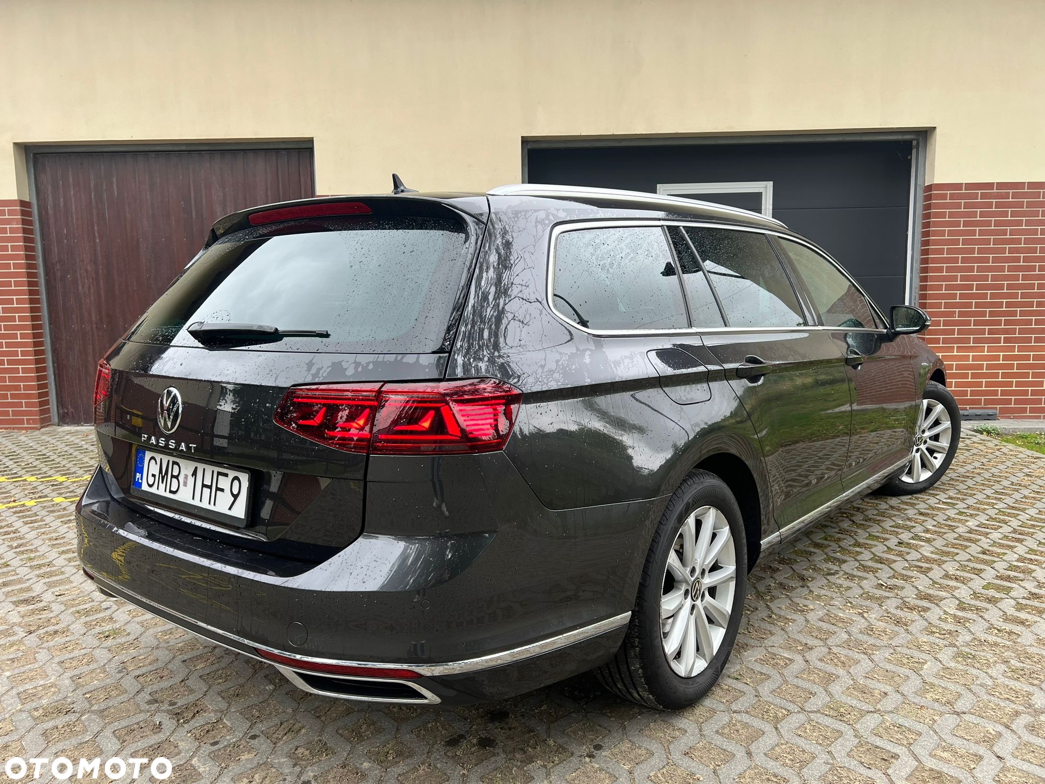 Volkswagen Passat Variant 2.0 TDI SCR DSG BlueMotion Highline - 27