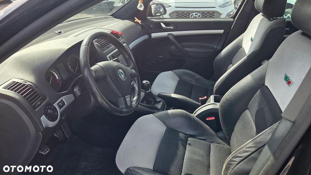Skoda Octavia 2.0 TSI RS - 12