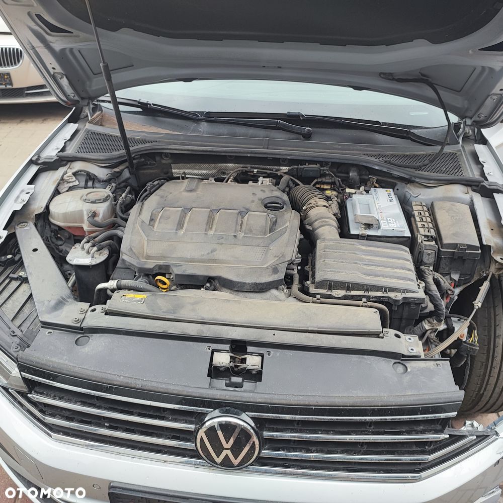 Volkswagen Passat 2.0 TDI SCR DSG - 13