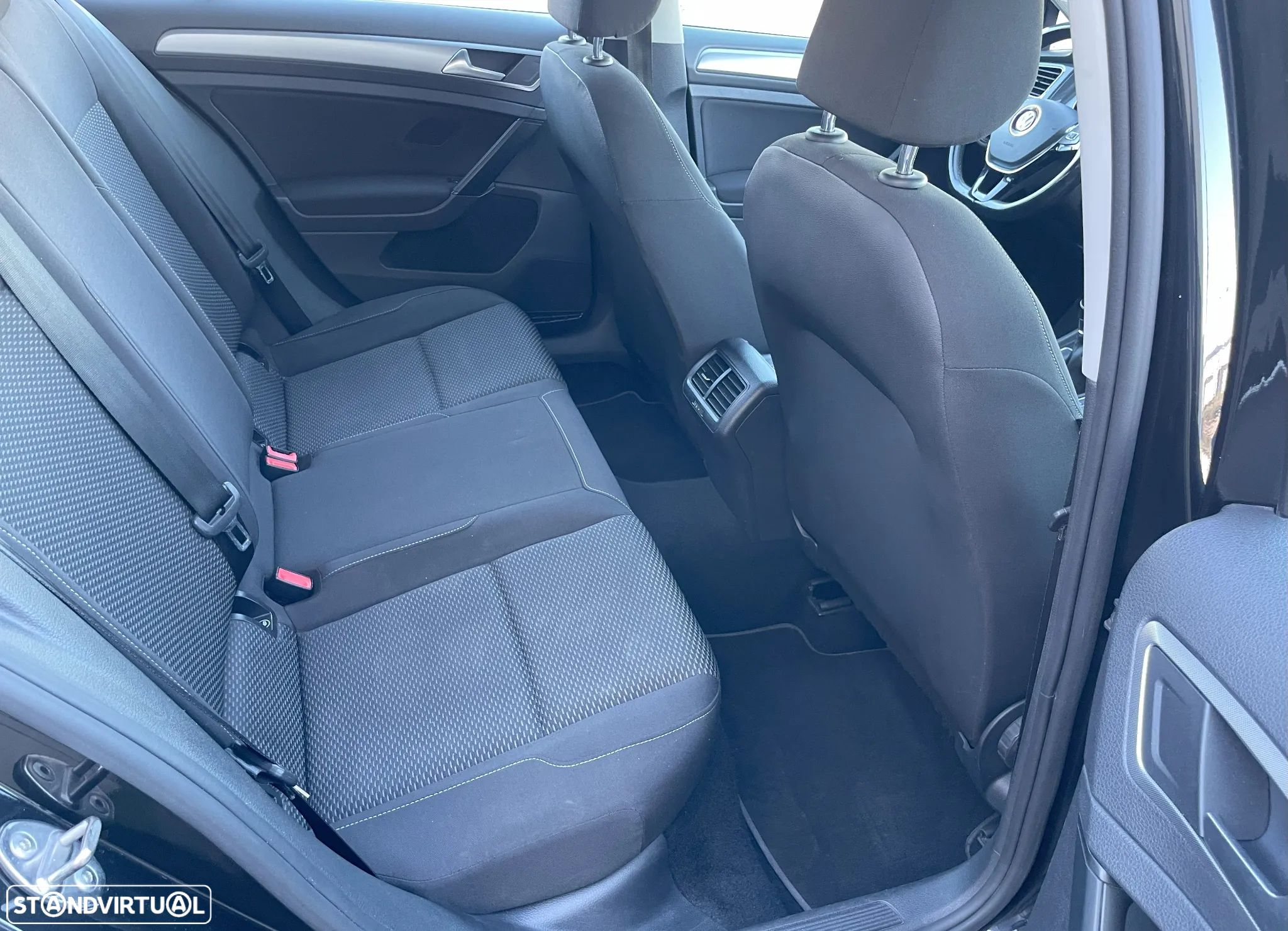 VW Golf 1.6 TDI Confortline - 20