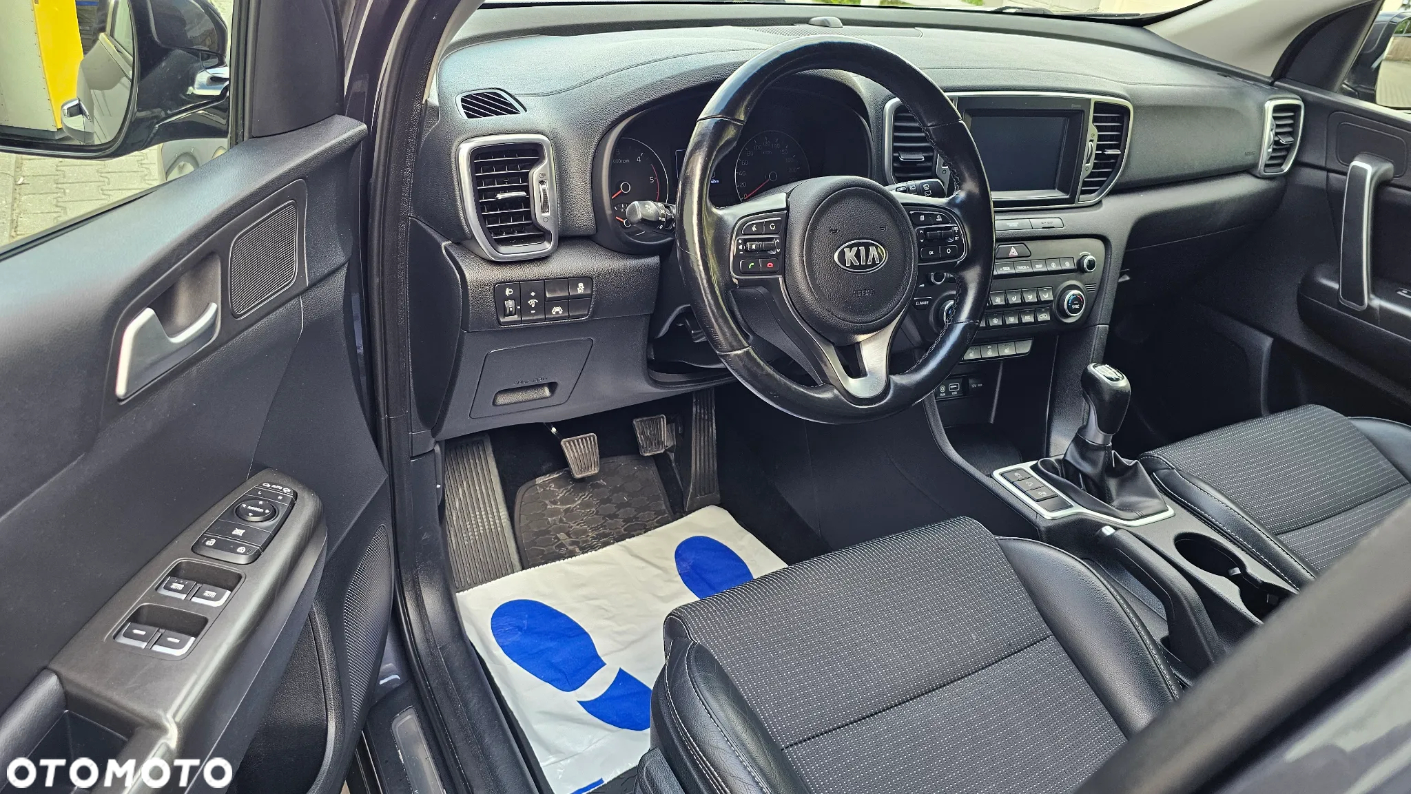 Kia Sportage 1.7 CRDI 2WD Dream-Team Edition - 29