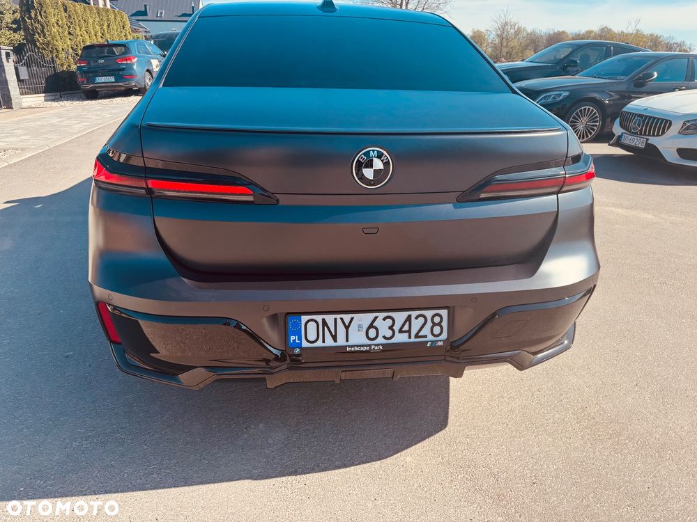 BMW Seria 7 740d xDrive mHEV Nero Lusso Edition sport - 21