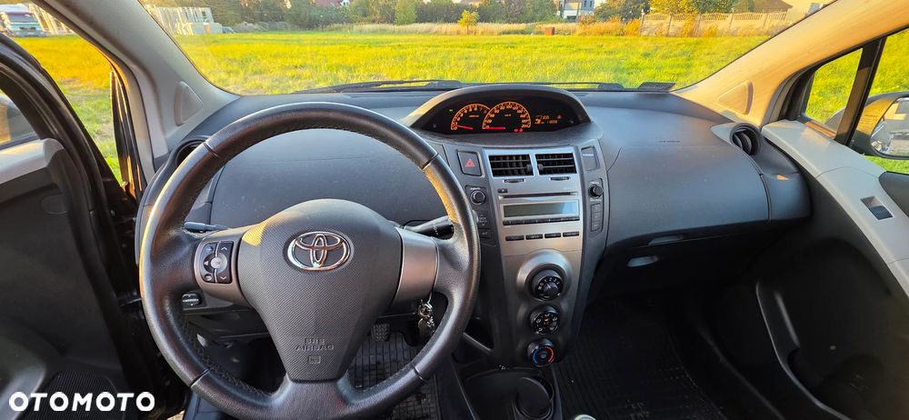 Toyota Yaris - 6