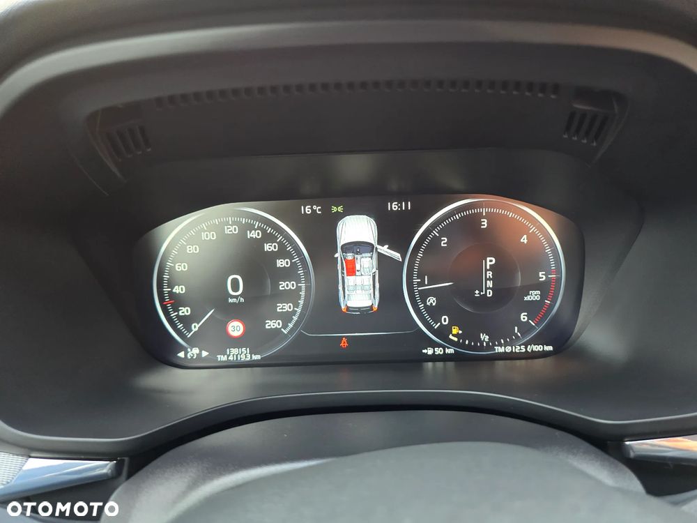 Volvo XC 60 D4 Geartronic RDesign - 28