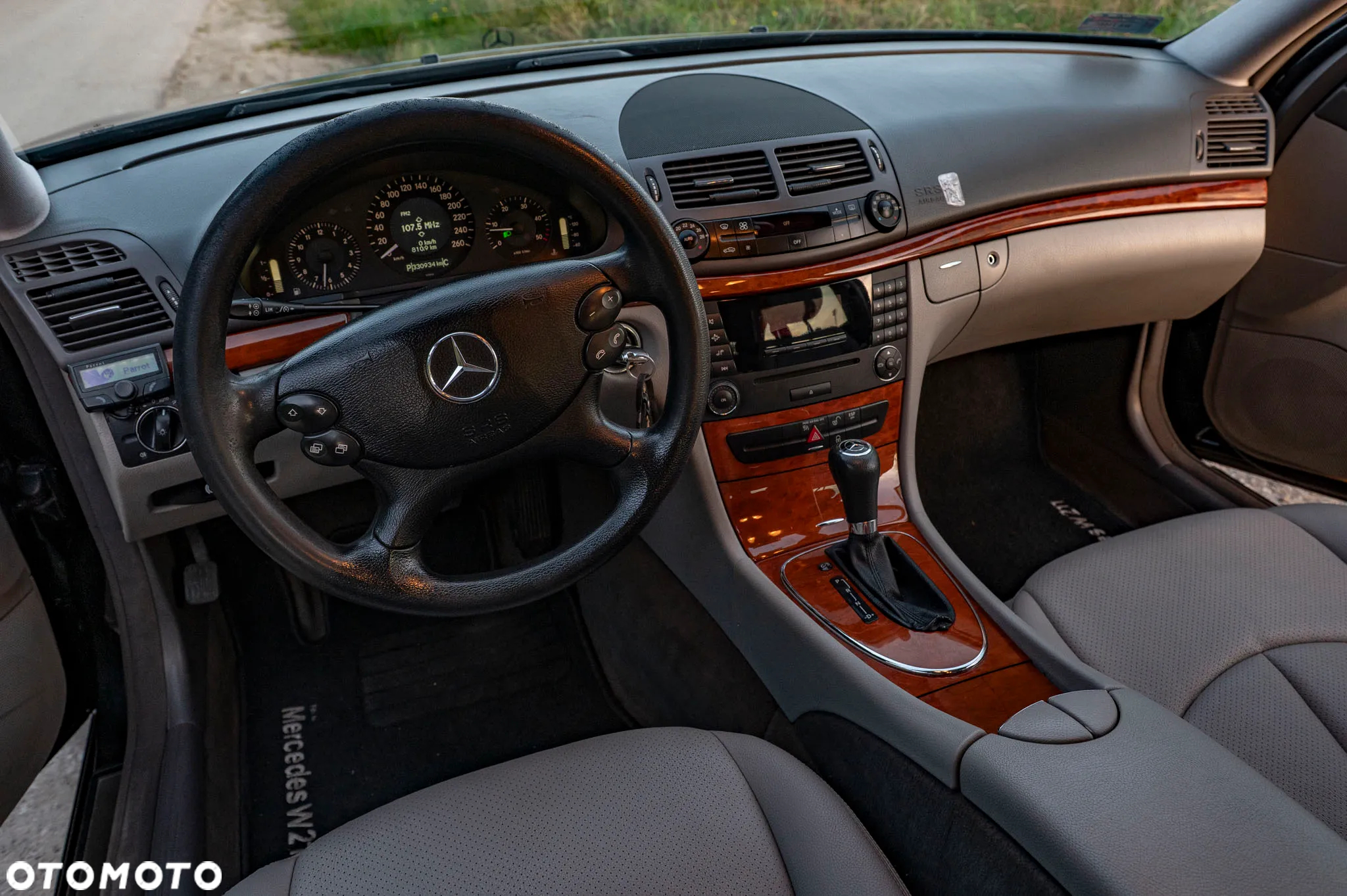 Mercedes-Benz Klasa E ver-220-t-cdi-automatik-classic - 8