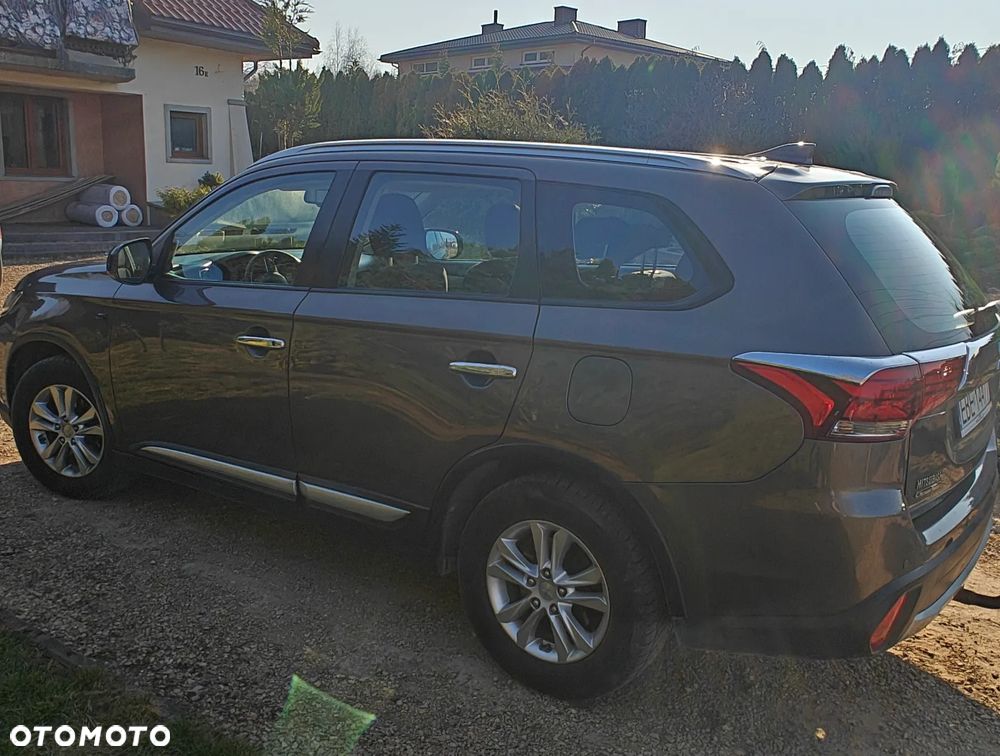 Mitsubishi Outlander - 7