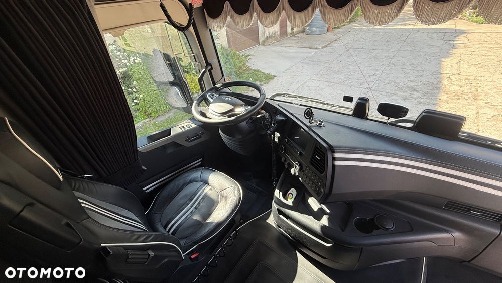 Ford F-MAX - 4