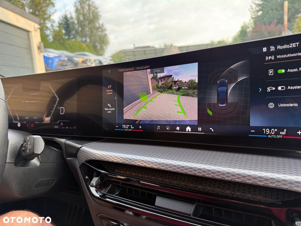 BMW Seria 3 330i Touring M Sport - 16