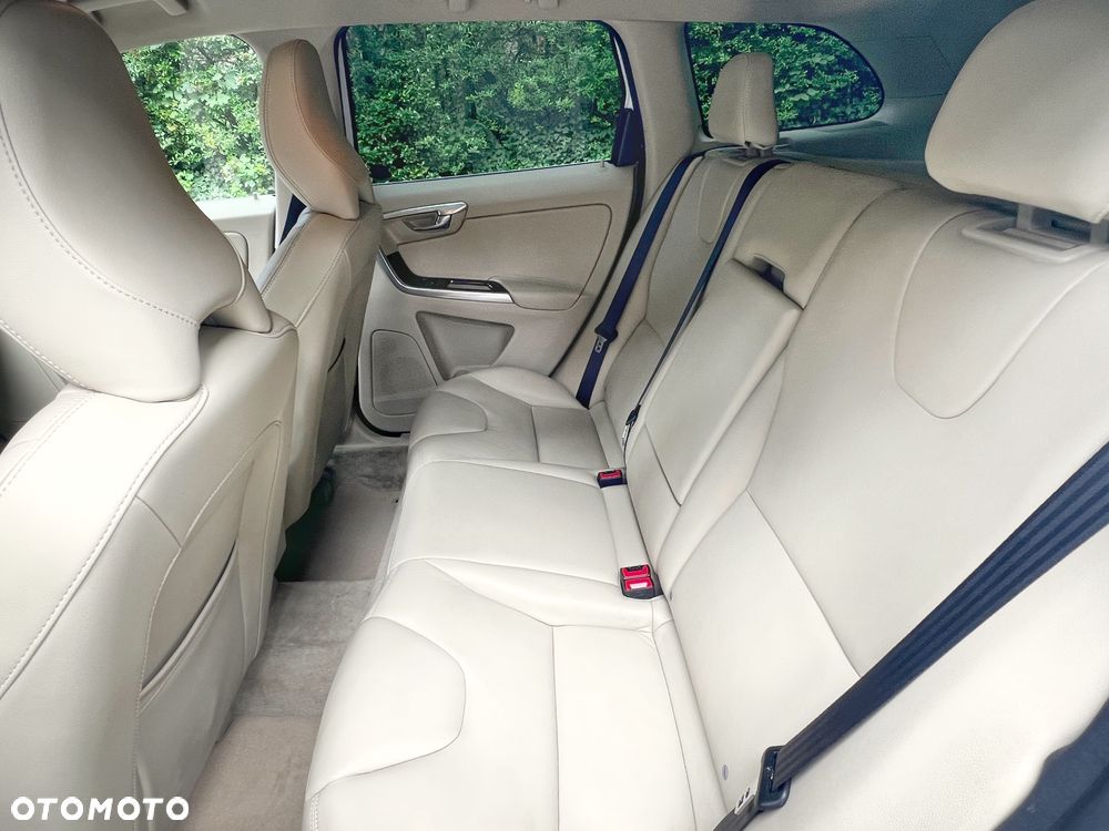 Volvo XC 60 D5 AWD Summum - 9