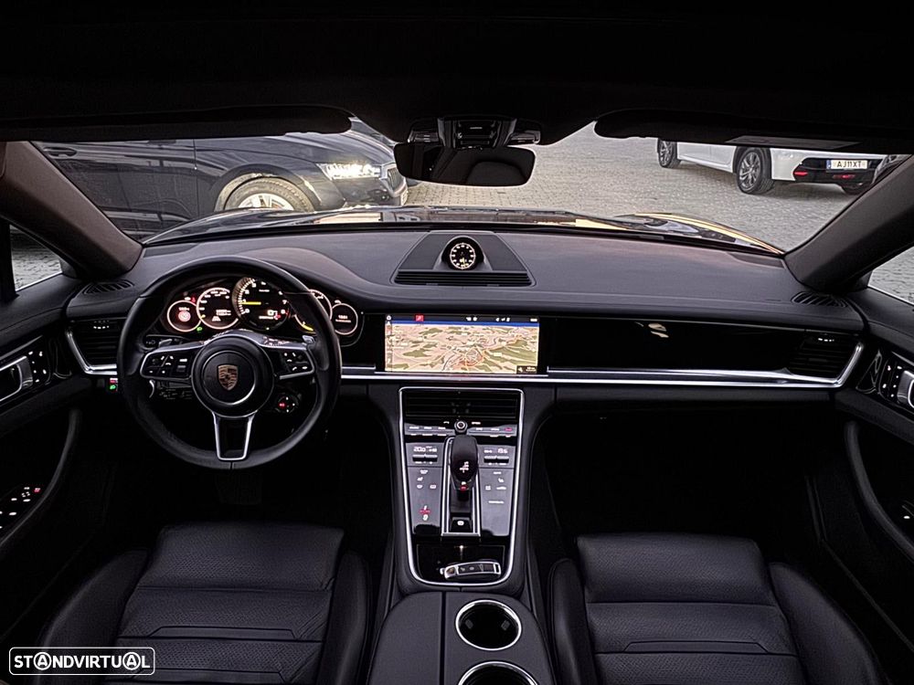 Porsche Panamera Sport Turismo 4 E-Hybrid - 23