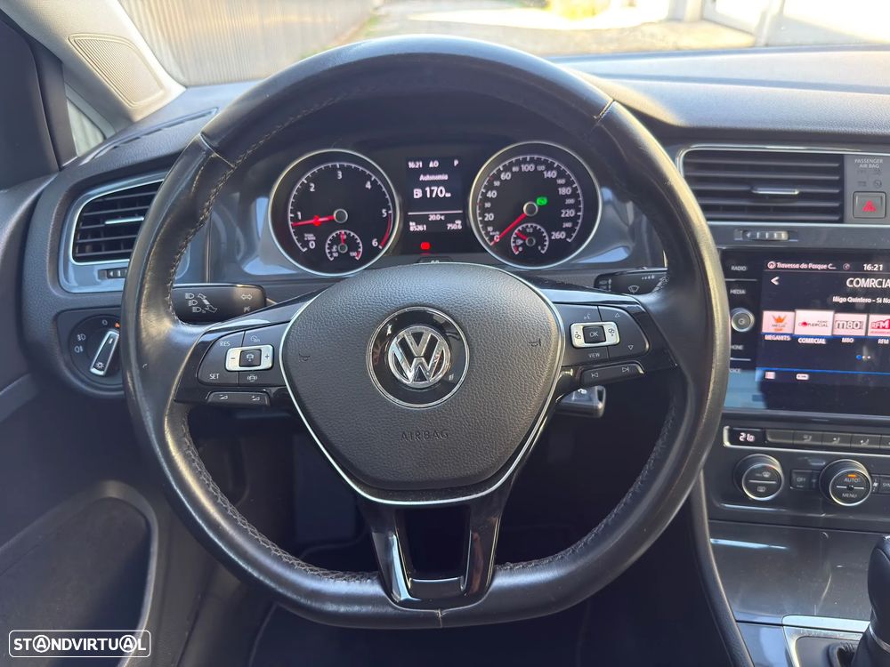 VW Golf 1.6 TDI Confortline DSG - 8