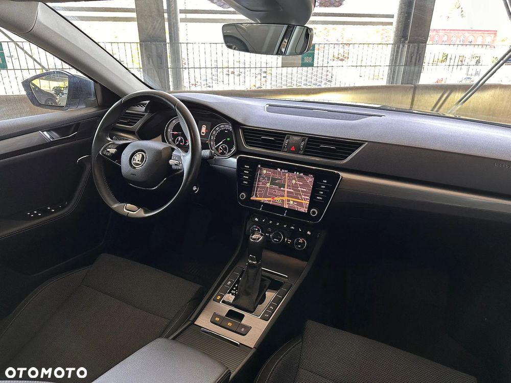 Skoda Superb 2.0 TDI SCR 4x4 Style DSG - 9