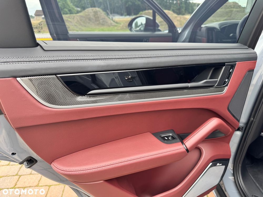 Porsche Cayenne Turbo E-Hybrid PHEV - 20
