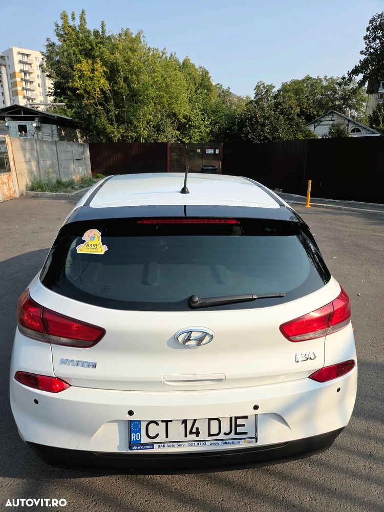 Hyundai i30 1.4 MPi 5DR M/T ISG Comfort - 12