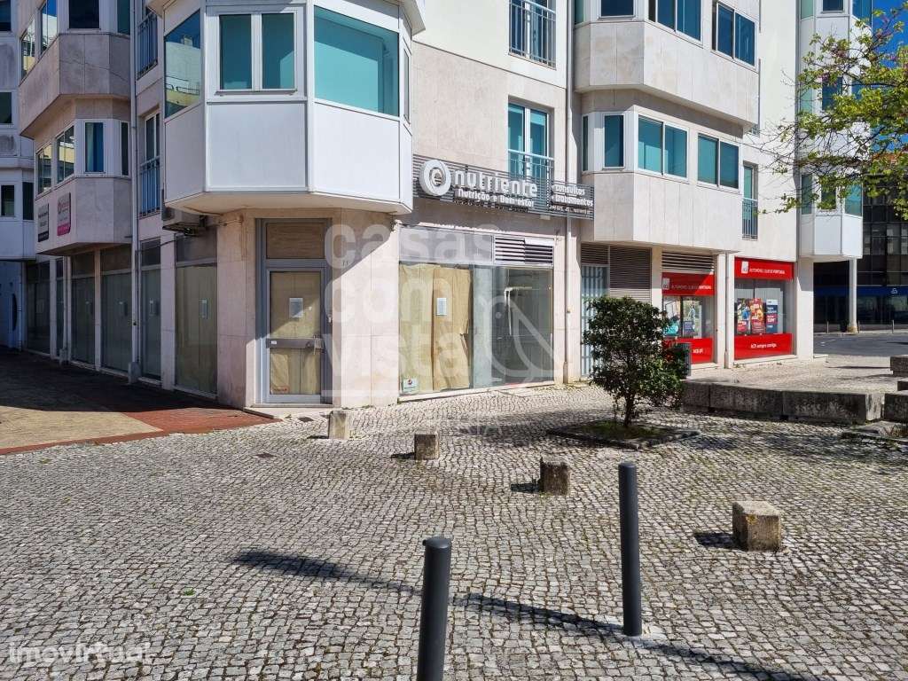 Loja Versátil no Coração da Zona Pedonal! - Grande imagem: 4/24