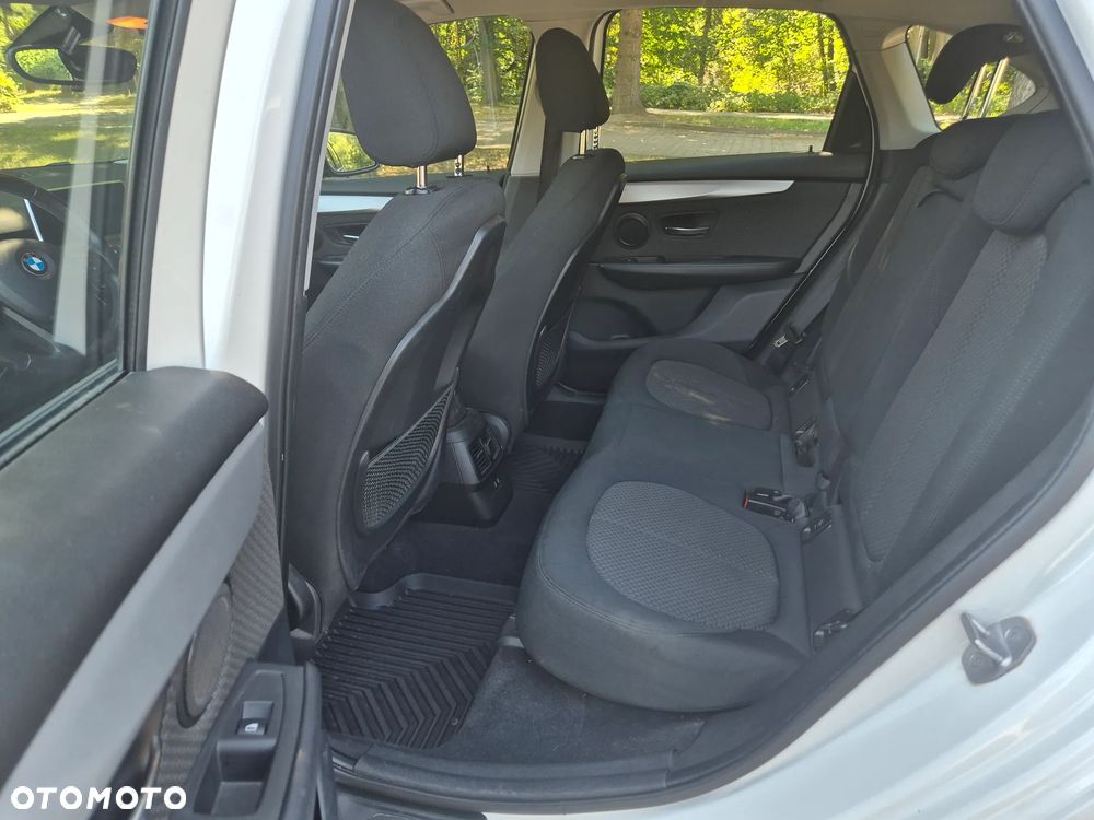 BMW Seria 2 218d Advantage - 13