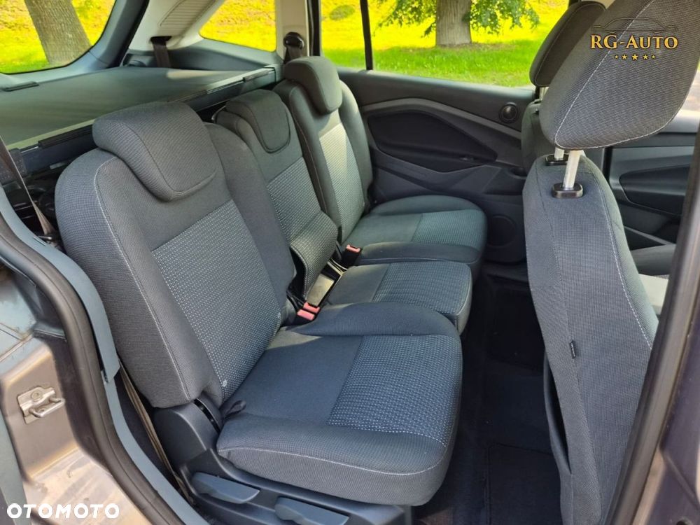 Ford Grand C-MAX - 33