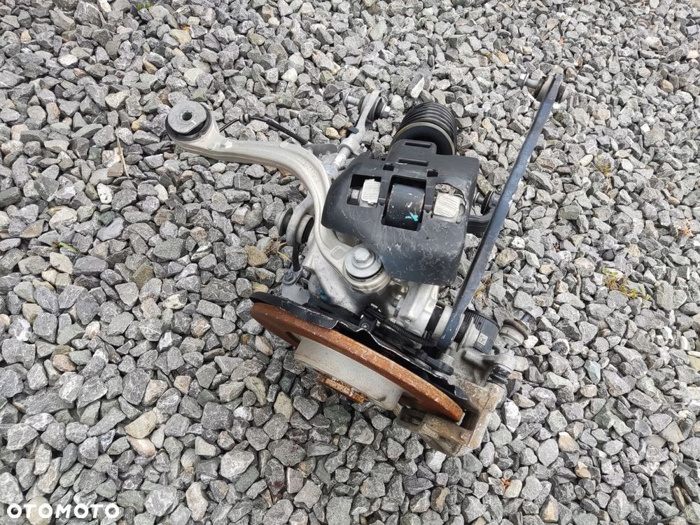 piasta prawa prawy tył tylna wahacz wahacze amortyzator peugeot 3008 ii 20- - 8