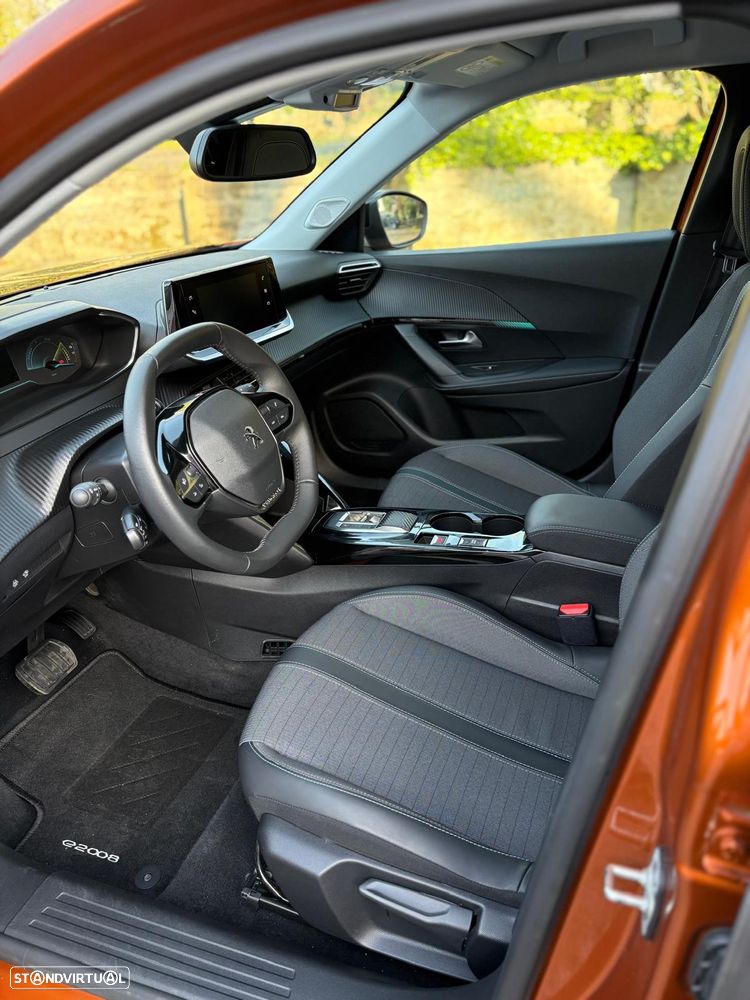 Peugeot e-2008 Allure - 16