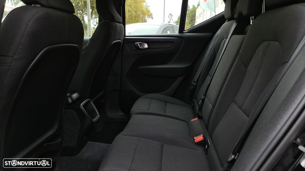 Volvo XC 40 1.5 T2 Momentum Plus - 27