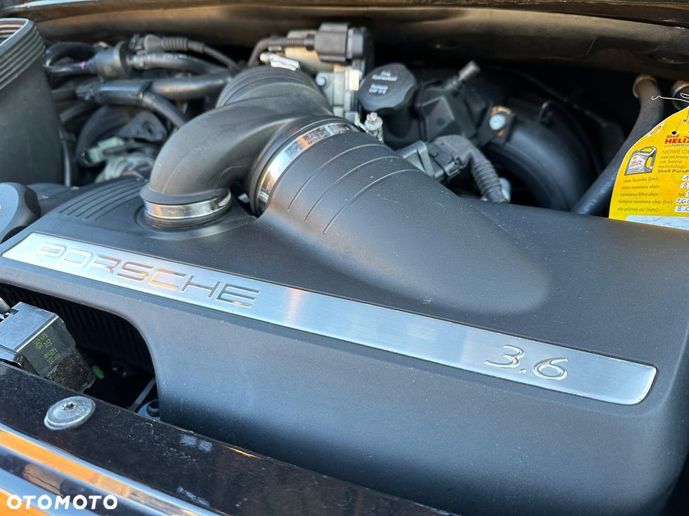 Porsche 911 Carrera Tiptronic S - 29