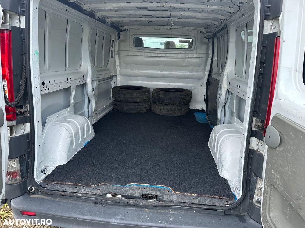 Opel Vivaro - 11