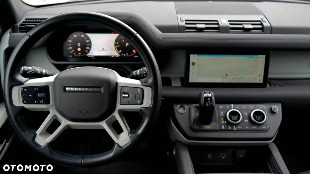 Land Rover Defender 3.0 D200 mHEV - 17