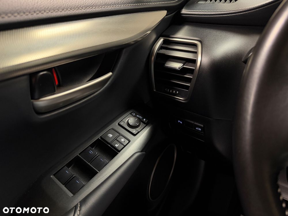 Lexus NX 300h Comfort AWD - 22