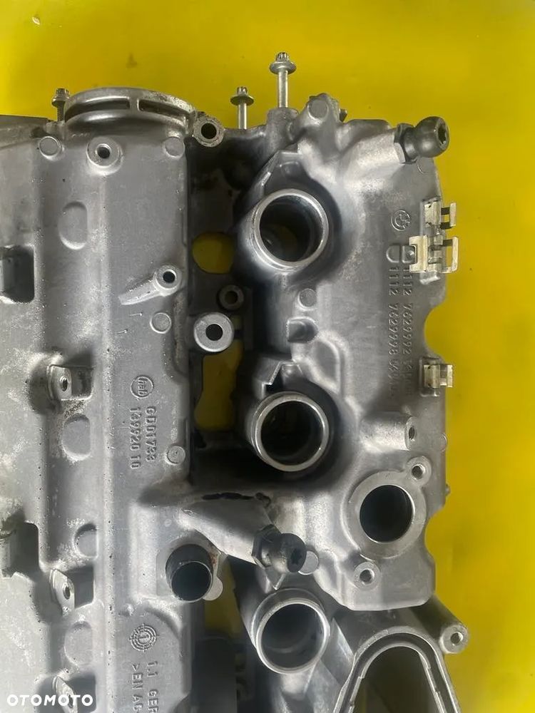 BMW F06 5.0i N63B44B POKRYWA ZAWOROW 7629992 - 2