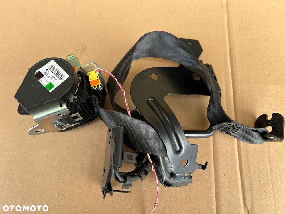 Pas bezpieczeństwa tylny prawy z nabojem 628704400 Land Rover Discovery Sport L550 - 1