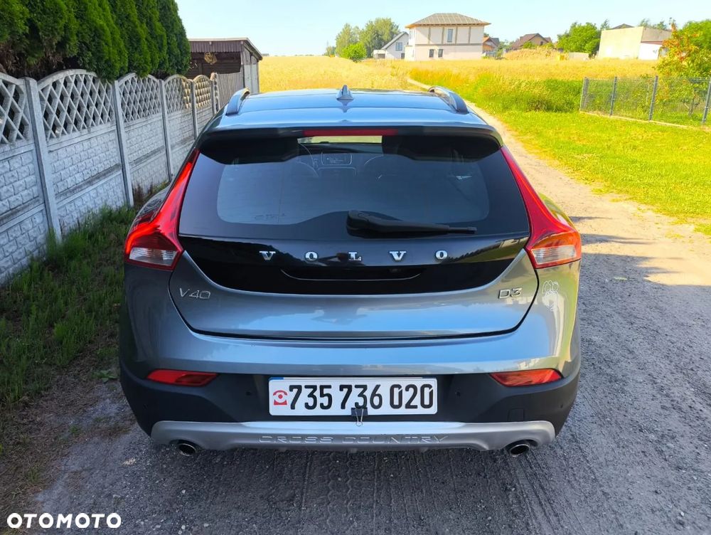 Volvo V40 D3 Momentum - 4