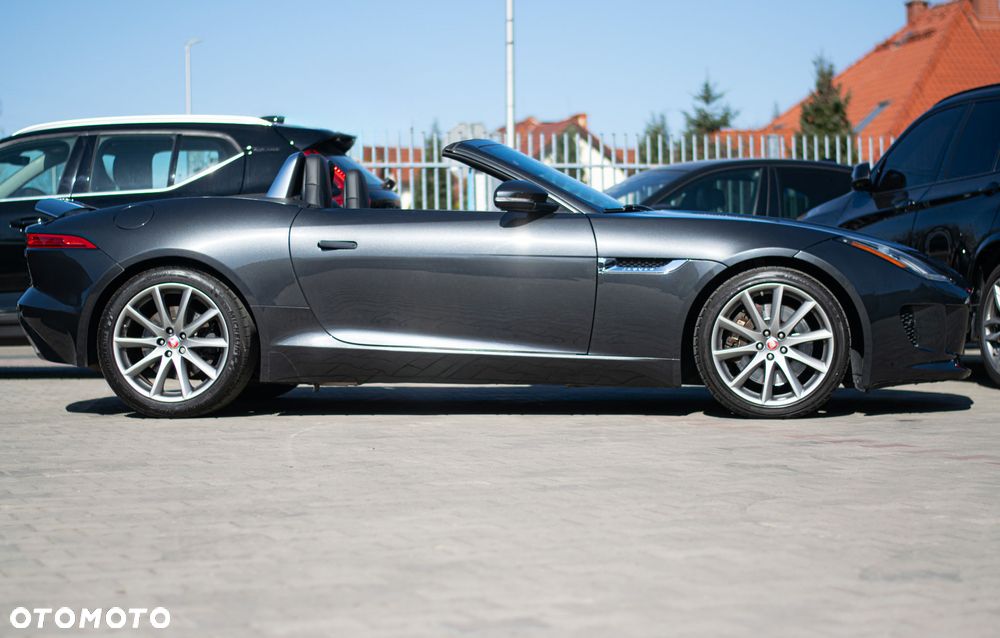 Jaguar F-Type R-Dynamic - 2