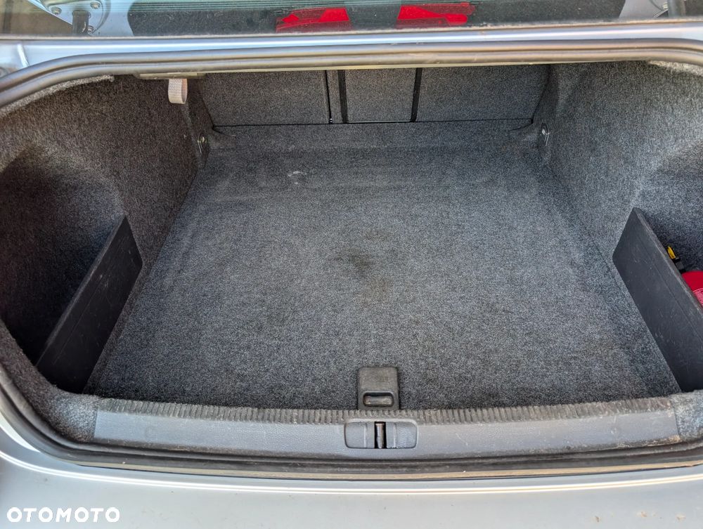 Volkswagen Passat 2.0 TDI DPF Highline - 10