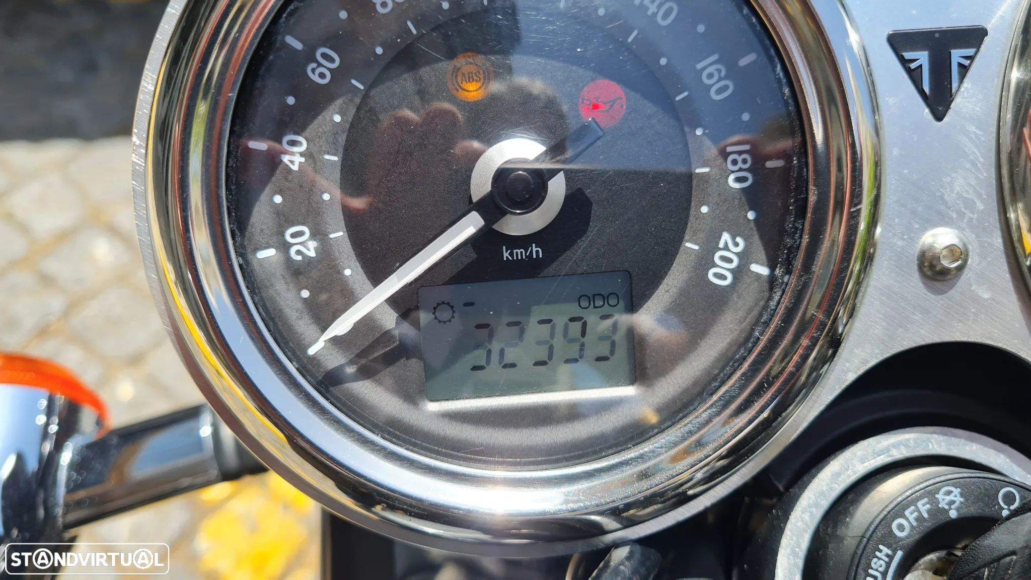 Triumph Bonneville T 100 - 1