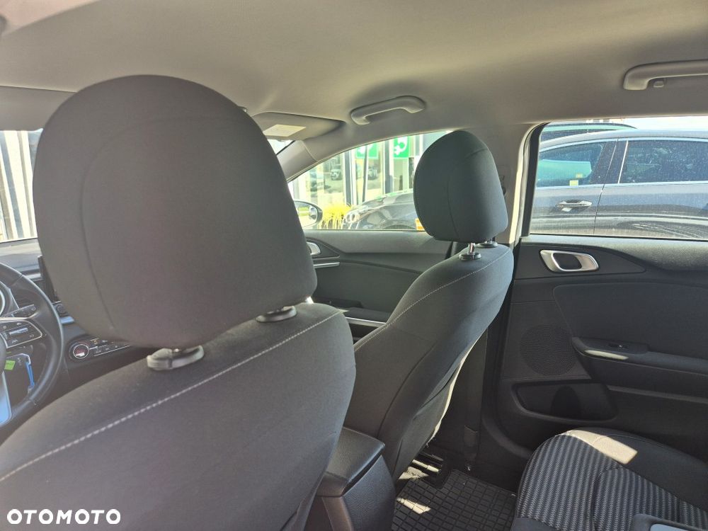 Kia Ceed 1.5 T-GDI M - 10