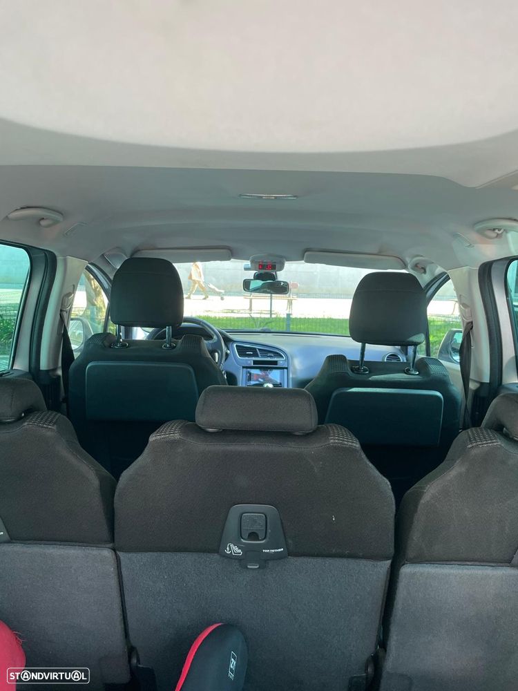 Peugeot 5008 1.6 HDi Executive CMP6 - 17