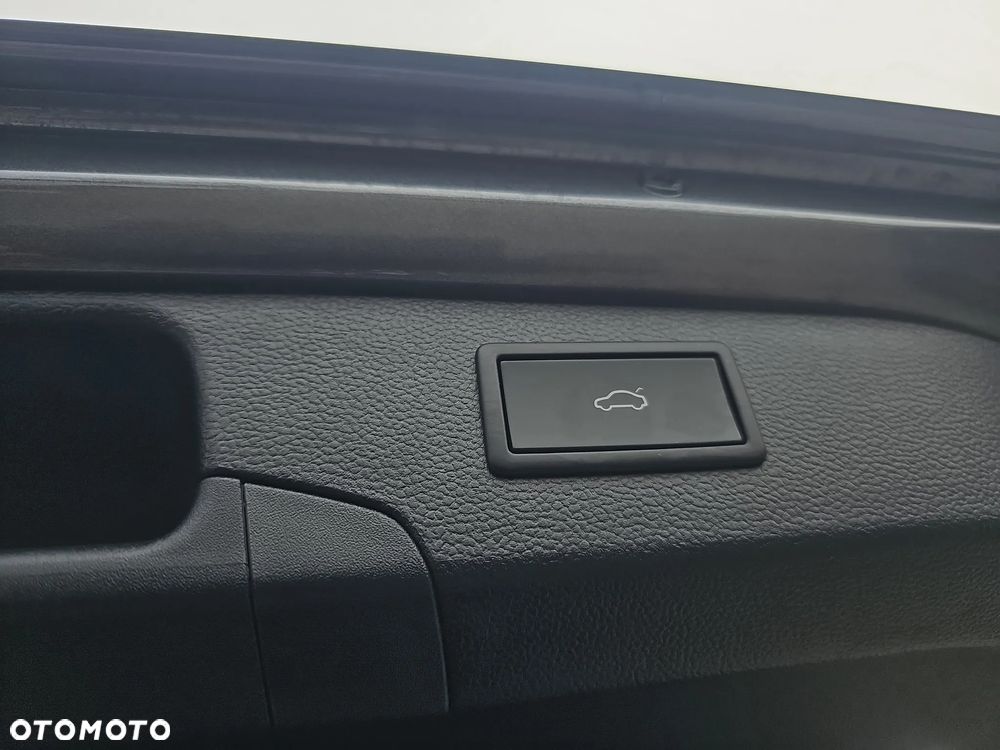 Skoda Superb 2.0 TDI SCR L&K DSG - 10