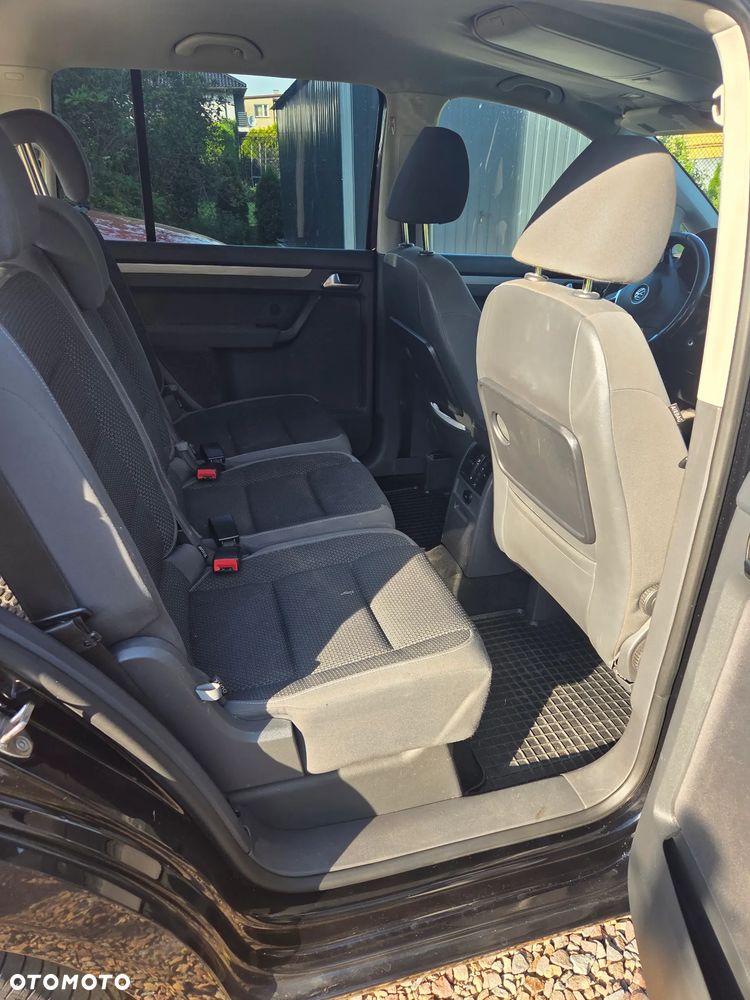 Volkswagen Touran - 15