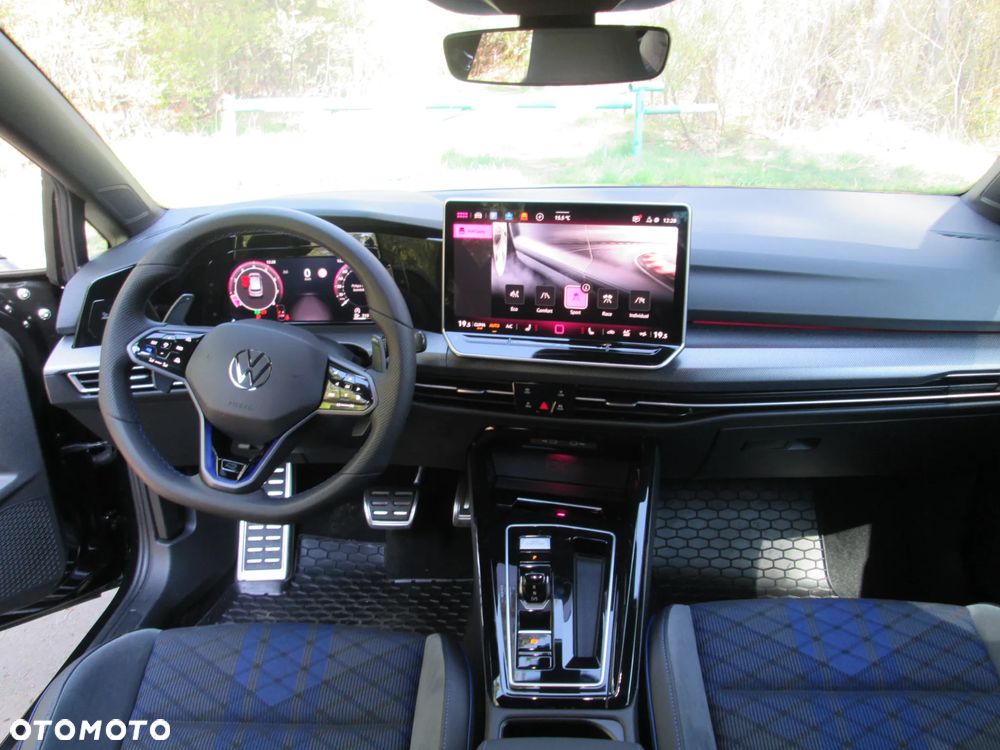 Volkswagen Golf - 28